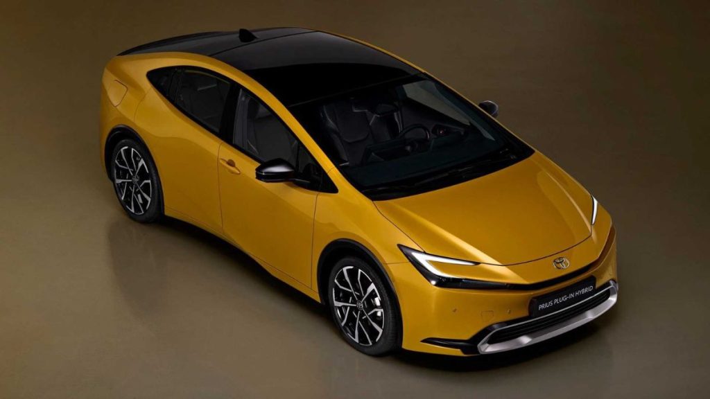 prius hev salah satu mobil keluaran Toyota di GIIAS 2024