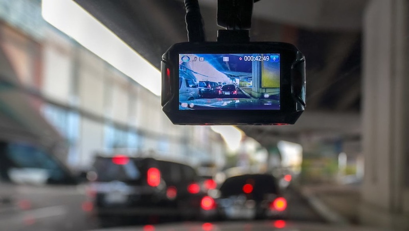 8 Merk Dashcam Mobil Terbaik, Terlaris di Indonesia